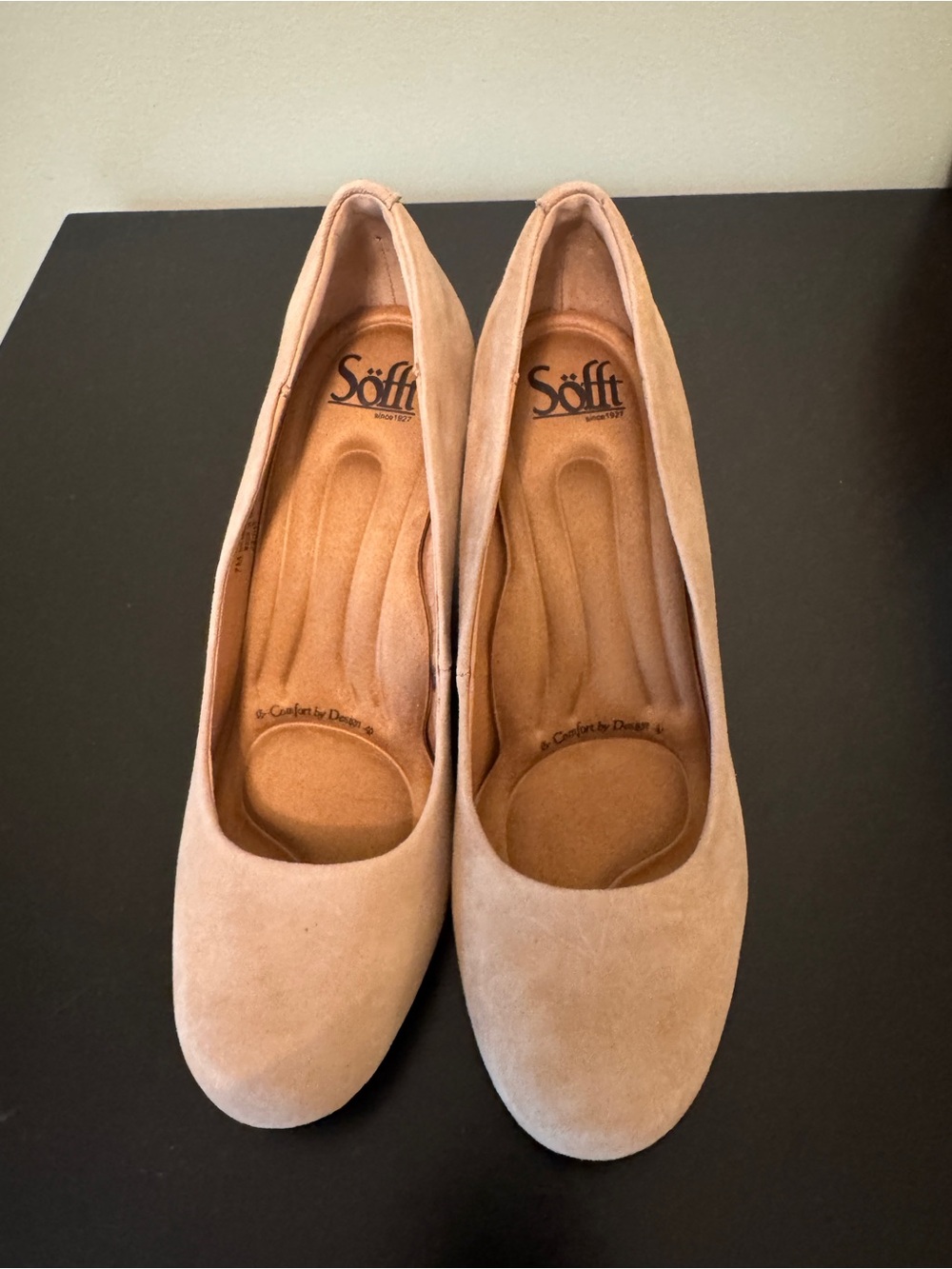 Söfft Nude Suede Round-Toe Heels
